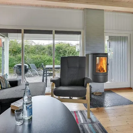 Jenny - 140m From The Sea By Interhome Nyaraló *