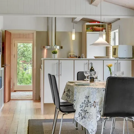 Jenny - 140m From The Sea By Interhome