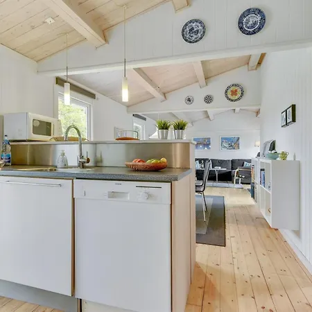 Jenny - 140m From The Sea By Interhome *