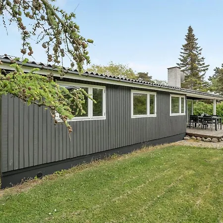 בית נופש Jenny - 140m From The Sea By Interhome *