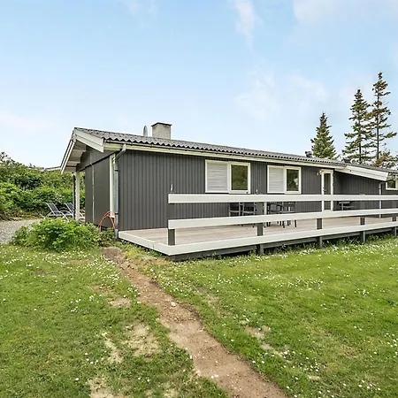 Jenny - 140m From The Sea By Interhome Nyaraló